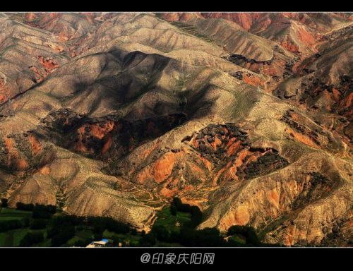 俯瞰黃土高原-漆蘭老師作品