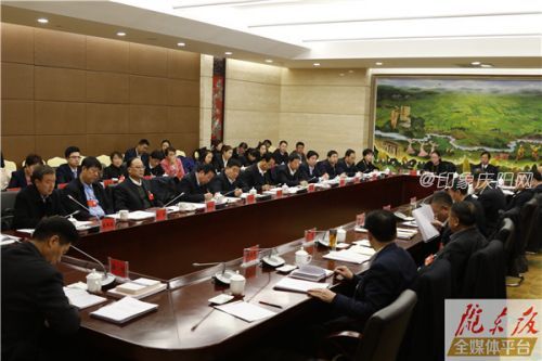 董建镇: 坚决服从党的领导认真贯彻各项部署 全