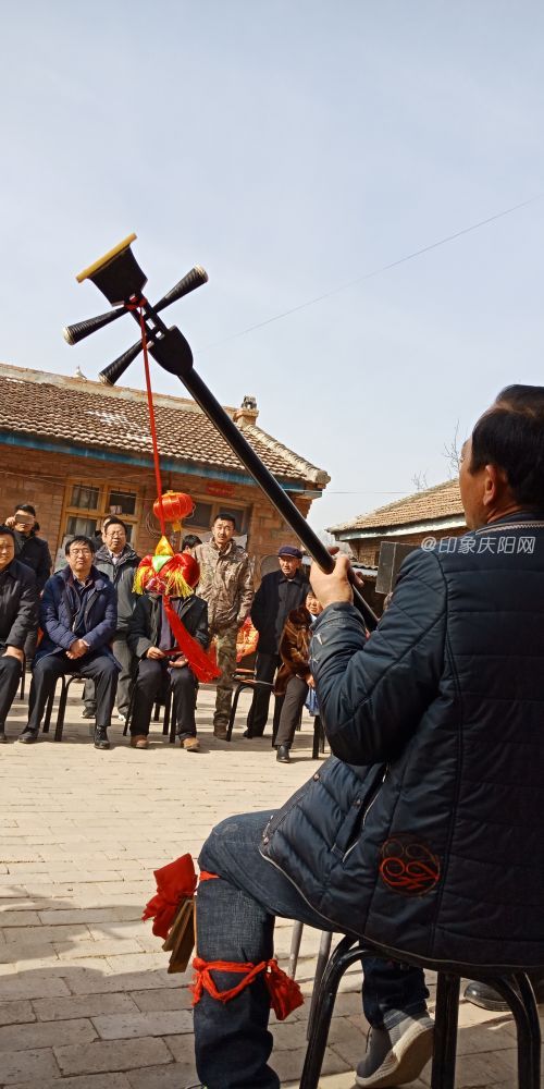 南梁說書(徐向釗攝)