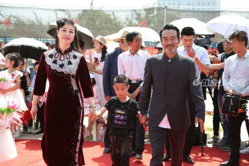 4庆阳影视明星赵小宁一家人