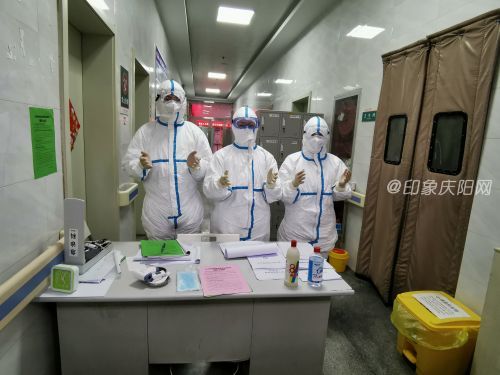 《嚴陣以待》  李建琪  攝