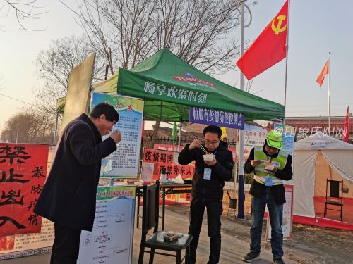 《執(zhí)勤一線》   李建琪  攝