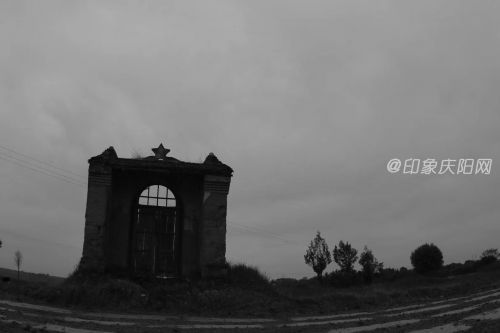 母校  攝影師：一抹斜陽(yáng)