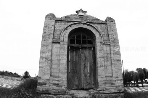 母校  攝影師：一抹斜陽(yáng)