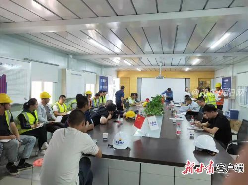 庆阳市人社局组织人员赴建设一线调研核查相关项目资料。