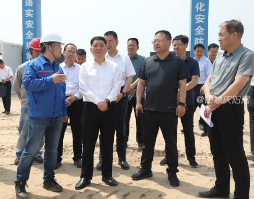 de2bc75a160a481596193ec16a8a27c1