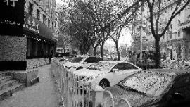 庆阳路人行道被“蚕食” 市民通行不方便(图)