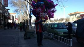 “氢气球”存在安全隐患凸显  为孩子购买需谨慎