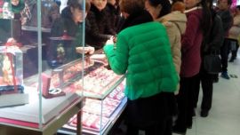 元旦期间，庆阳市民掀起抢购黄金热潮