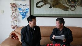 庆阳代市长贠建民向老干部征求《政府工作报告》意见