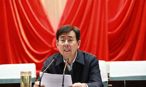 董建镇主持并发表讲话