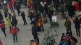 庆阳：返程高峰汽车站人流不断