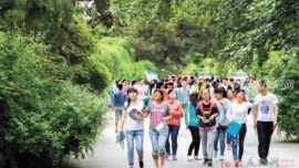 庆阳市2.6万多名考生参加2015高考