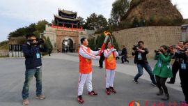 “薪火相传 再创辉煌”火炬传递来到庆阳老区——庆阳公司一员工荣耀传递火炬  