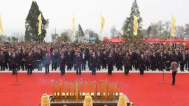 正宁县中华黄帝文化景区黄帝像落成 （图）