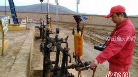 甘肃庆阳油田“父子兵”：奉献两代人的青春