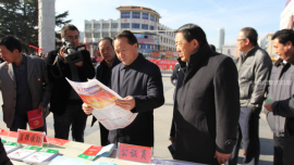 庆阳市开展国家宪法日暨全国法制宣传日集中宣传活动（组图）