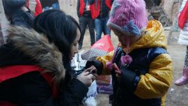 情暖冬至 庆阳志愿者为农村贫困家庭送水饺