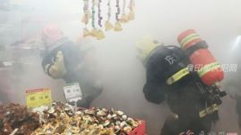 庆阳市公安消防支队开展夜间灭火实战演练 