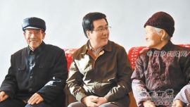 林铎在庆阳市看望慰问困难职工群众时强调 时刻把群众的安危冷暖放在心上