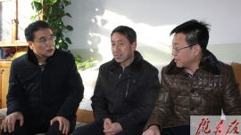 周普生慰问先进工作者困难职工和老干部