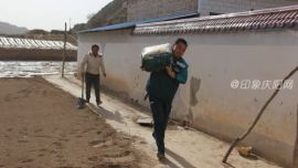 庆阳：山区乡邮员赵元瑞40万公里爱心传递路 14年绕地球10圈 30万邮件投递无差错