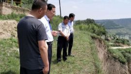 市委副书记周普生赴合水县审计局帮扶联系村调研