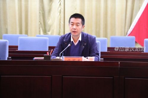 县委常委,统战部长刘小宁最后做总结讲话,他要求,一要提高思想认识