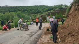 汛后清理不空檔 人居環(huán)境展新顏 ——鎮(zhèn)原縣方山鄉(xiāng)迅速開展汛后環(huán)境綜合整治