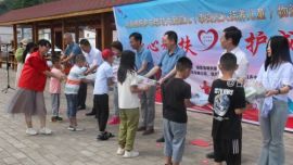 “結對關愛”進行時——- 鎮(zhèn)原縣舉行“愛心幫扶·呵護成長”社會組織參與結對關愛物資捐贈暨走訪慰問活動