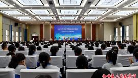 北京大學(xué)經(jīng)濟(jì)學(xué)院思政實(shí)踐團(tuán)走進(jìn)慶陽四中開展交流分享會