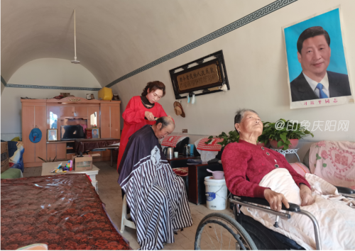 4c6322bfd6d143809e4173254f93e386