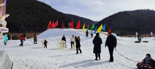 慶陽(yáng)冰雪嘉年華助推元旦假期旅游市場(chǎng)“熱起來(lái)”