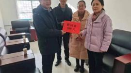 庆城县：梁晓艳、吕清堂慰问科技人才