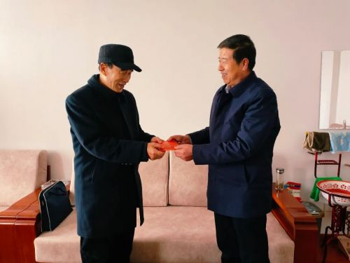 走訪慰問老干部張甫虎