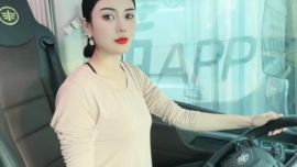 27歲的卡車女司機(jī)：入行7年，月入3萬，打算春節(jié)期間再跑兩趟