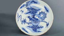 博物館“尋龍跡”丨青花云龍紋瓷盤(pán)