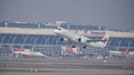 東航第五架C919大飛機交付入列