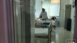 河北燕郊爆燃事件傷者親述：男子開車帶妻子體檢遇爆炸不幸身亡，受傷妻子情緒崩潰