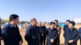 周繼軍在西峰區(qū)調(diào)研時強(qiáng)調(diào) 扛牢責(zé)任挑大梁 奮力當(dāng)好排頭兵 努力在爭先進(jìn)位中實現(xiàn)新突破