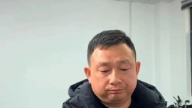 乘地鐵無(wú)臂男子回應(yīng)“博流量擺拍”質(zhì)疑：清者自清，只是希望相關(guān)制度更完善