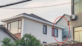 34歲律師被鄰居捅傷致死，村委會：雙方家庭因重建另一村民家的雜物間起糾紛，曾多次調(diào)解未果