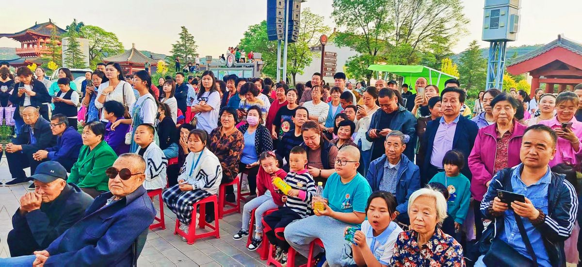 庆城:举办“庆五一 旺景区 展风采”群众文艺晚会
