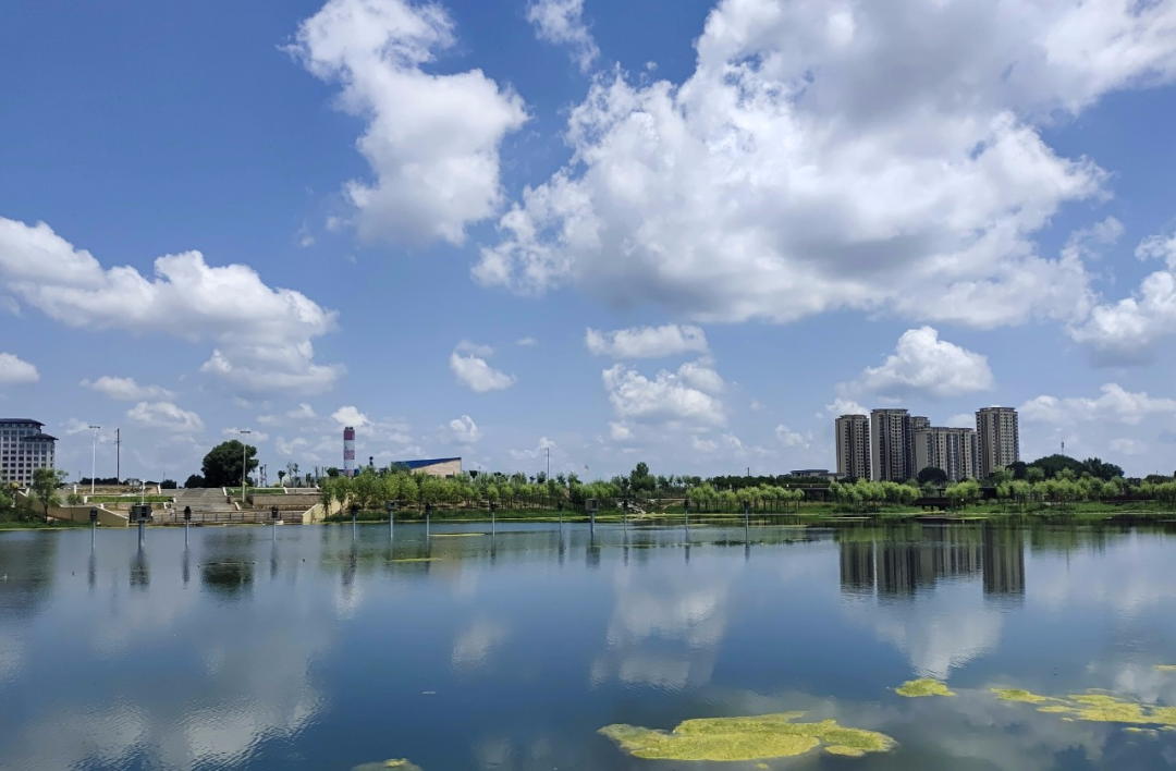 东郊湖