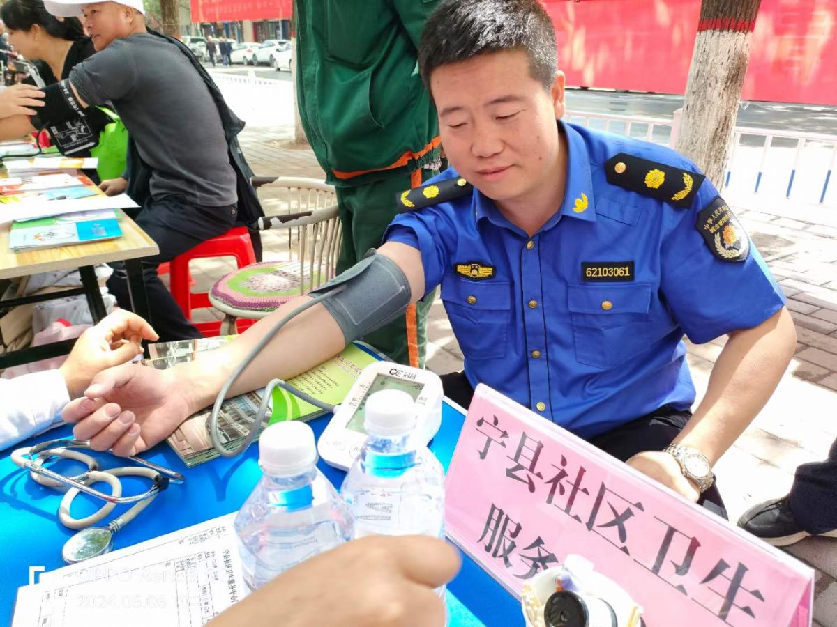 宁县红十字会博爱宣传周活动现场 周雷星 图