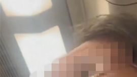 南京地鐵回應“阿婆自稱80歲坐女孩身上逼讓座”：可打熱線尋求幫助