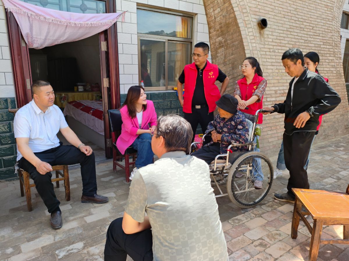 庆城县志愿者协会 图