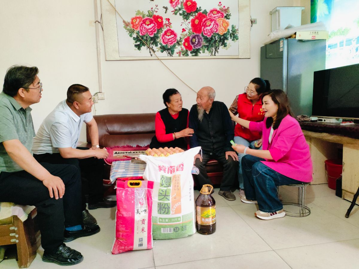 庆城县志愿者协会 图