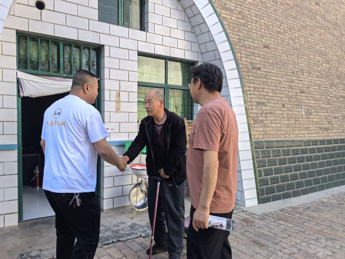 庆城县志愿者协会 图