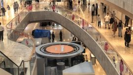 南京德基廣場一男子墜樓身亡